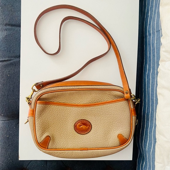 Dooney & Bourke Handbags - Excellent Condition Leather Beige and Camel Dooney & Bourke Crossbody Medium Sz